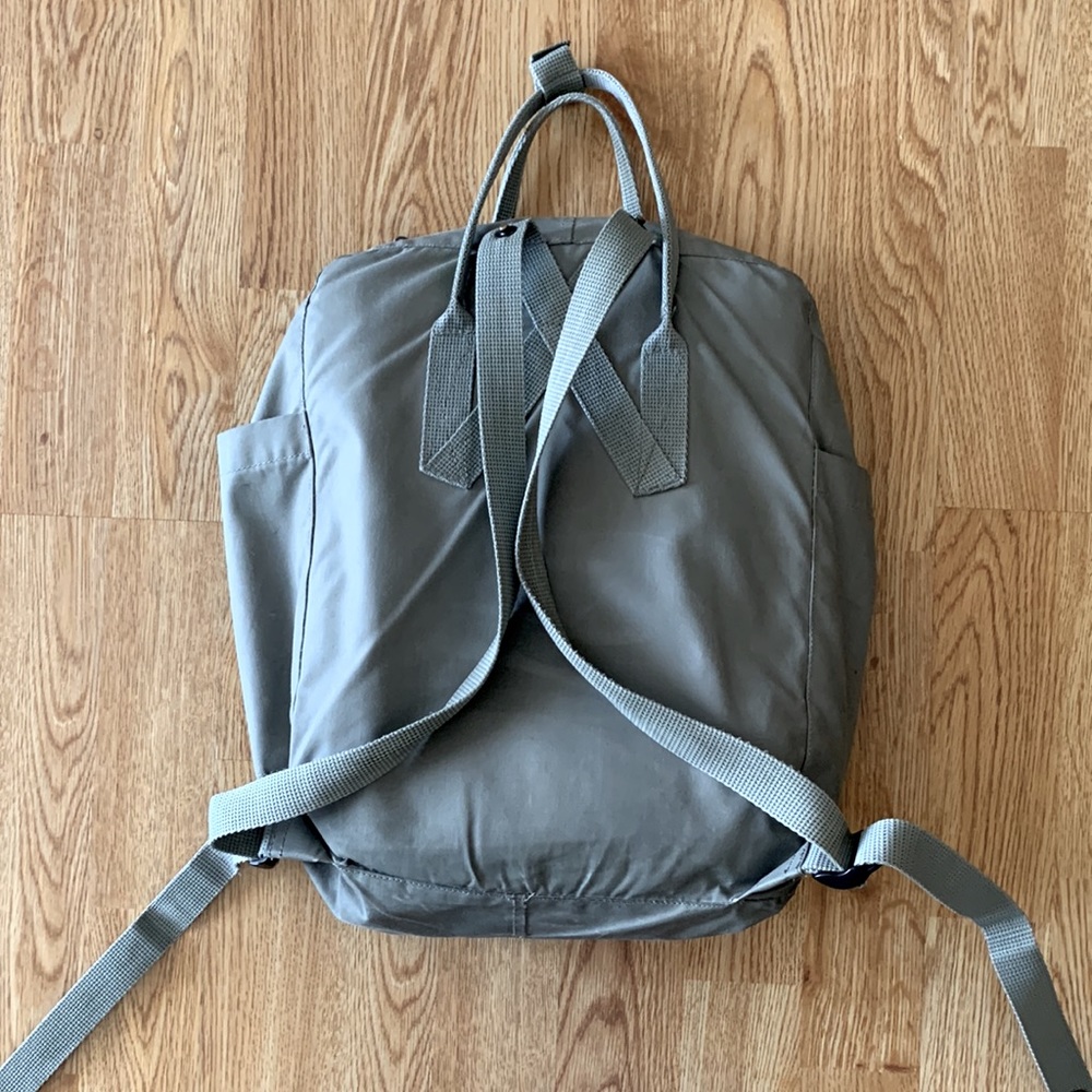 Fjallraven Kanken Backpack in Fog - Picture 2 of 4